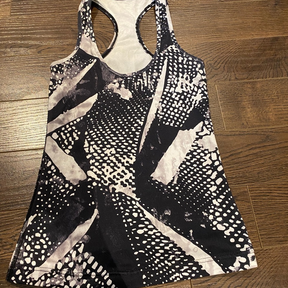 Lululemon Athletica Black and White Y Tank Top